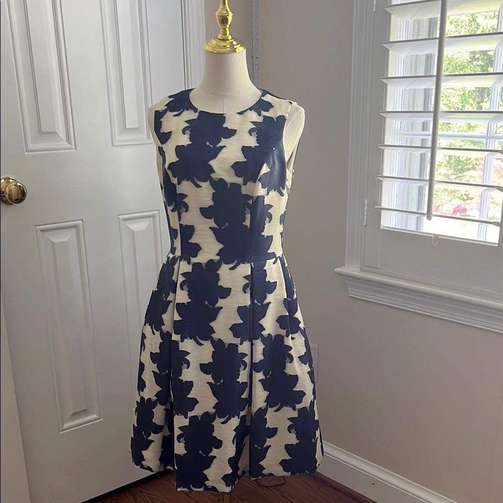 Vince Camuto Blue and White Sleeveless A-Line Midi Dress
